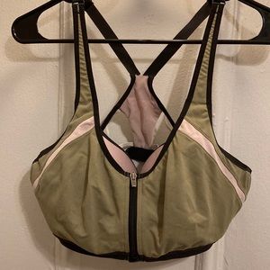 VS Sport Front Close Sports Bras